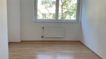 Expose 16 m2 Zimmer in renovierter 3er-WG ab Oktober 2026