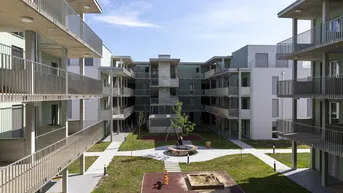 Expose ZumGLÜCK * 2-Zi-Wohnung mit Balkon * inkl. Parkplatz * Unbefristet * Provisionsfrei