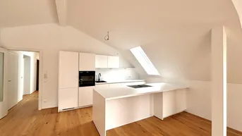 Expose Exclusive Penthouse: Direct Elevator Entry and Pure Luxury Living