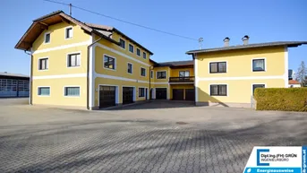 Expose 7133m² Betriebsliegenschaft - Betriebshalle, Wohnhäuser, Büro, Garagen, Betriebstankstelle, Baugrund - Projekt für große Arbeiterunterkunft
