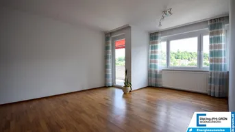 Expose Dachgeschosswohnung in Toplage an der Traun – 3 Zimmer, Loggia &amp; Lift in Thalheim bei Wels
