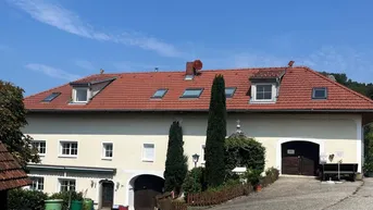 Expose Charmante Wohnung im stadtnahen Vierkanthof mit atemberaubendem Ausblick und einzigartiger Lage!