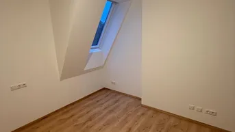 Expose Nachmieter gesucht – Schöne, helle Dachgeschosswohnung mit Balkon &amp; Top-Ausstattung