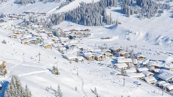 Expose Fantastic Chalet with pool in the heart of Lech