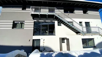Expose Profitables, modernes Haus mit drei Wohneinheiten