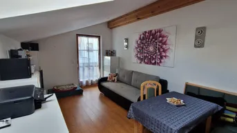 Expose Rentable zwei Zimmer Wohnung mit Potenzial