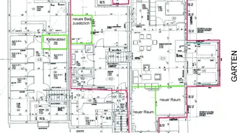 Grundrissplan zeigt eine Wohnung mit offenem Wohnbereich, Küche, mehreren Bädern, Kellerabteil und Zugang zum Garten.