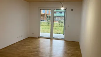 Expose Attraktive 2-Zimmer-Erdgeschosswohnung mit großem, eigenem Garten und Terrasse, Nähe Citypark