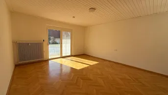 Expose Helle 3-Zimmer Dachgeschosswohnung mit zwei Balkon beim Augarten
