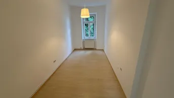 Expose Renovierte 3-Zimmer Wohnung mit Einbauküche und Parkett Nahe Fröbelpark zu vermieten