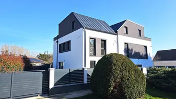 Expose ERSTBEZUG – Modern, jung, super sonnig – tolle Doppelhaushälfte, schlüsselfertig, 2 Stellplätze!