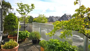Expose Perfekte Terrassenwohnung – uneinsehbar, grün, ruhig, Tiefgaragenplatz!