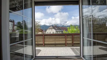 Expose Zweifamilienhaus mit 2 getrennten Wohneinheiten und viel Platz, mit Garten in zentraler Lage