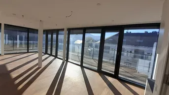Expose RARITÄT: LUXURIÖSE WOHNUNG IN DER INNENSTADT MIT GROSSZÜGIGEN AUSSENFLÄCHEN UND FANTASTISCHEM BERGBLICK