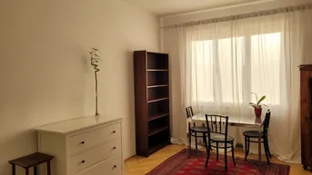 Expose Schönes Wohnen in einem geräumigen, lichtdurchfluteten Untermietzimmer!