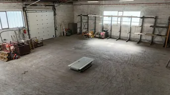 Expose Geräumige Lagerhalle (350m²) mit zwei hohen Einfahrten – vielseitig nutzbar!