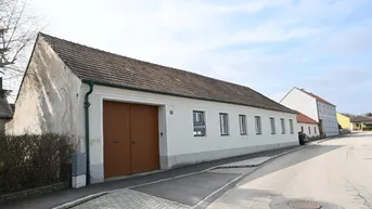Expose  Ihr Traum vom Landleben – Geräumiges Haus mit Stadel, Garten und Innenhof in Kühnring