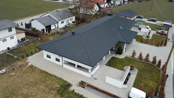 Expose Idyllisches Zweifamilienhaus mit 1.537 m² Grundstück in ruhiger Wohnlage