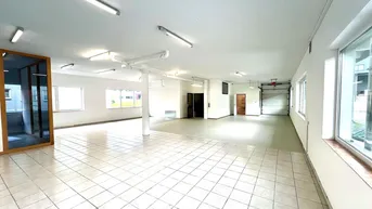 Expose Gewerbehalle / Bürofläche