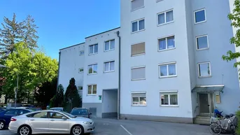 Expose GEIDORF: 3,5-Zimmer-Wohnung mit uneinsichtigem Balkon direkt gegenüber vom Hilmteich!