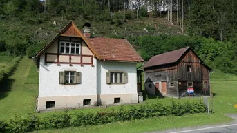 Expose Haus mit Stall, Wiese und Wald in Etmißl