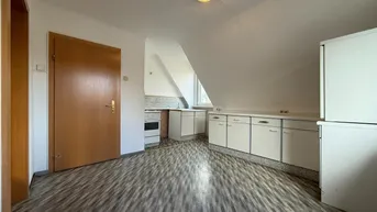 Expose *** Top Preis! 46 m² 2-Zimmer-Wohnung mit Pellets-ZH in sanierten Wohnhaus ***
