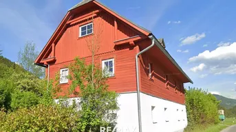Expose *** Charmantes Landhaus, 154m², Teilsaniert mit großem Gartenanteil und viel Potenzial ***