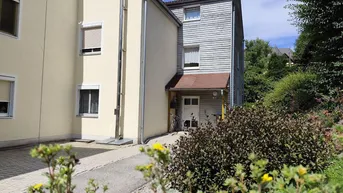 Expose *** Moderne 77m² 3-Zimmer-Wohnung mit Terrasse &amp; Carport – Wohnen im Herzen von Stanz!***