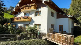 Expose *** Wohlfühlhaus mit Kamin, Kachelofen, Gartenidylle und Ausblick von der Grillterrasse ***