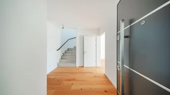 Expose WOHNEN IM GRÜNEN - HOCHWERTIGE 4-ZIMMER-WOHNUNG MIT TERRASSE