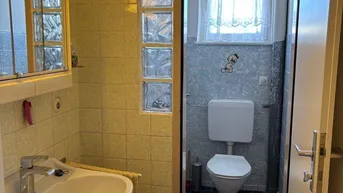 Expose IN DIESEM HAUS FINDEN SIE LICHT, LUFT, SONNE UND WOHLBEFINDEN