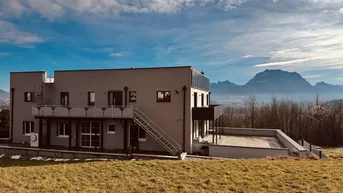 Expose Exklusives Wohnpaket: 2 Wohnungen, 254 m², 5 Stellplätze – € 3.933/m²!