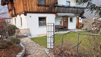 Expose Flaurling: Charmantes Doppelhaus in bester Lage zu verkaufen!