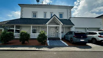 Expose Privatverkauf: Exklusive, familienfreundliche Villa, mit Pool, Dachterrasse mit Fernblick und pflegeleichtem Garten!