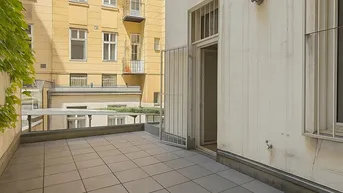 Expose Geräumige Altbauwohnung mit großer Terrasse und Balkon