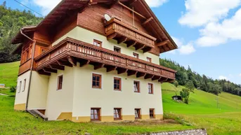 Expose Großzügiges Bauernhaus mit viel Grundbesitz im Lesachtal. - Nebengebäude und Alpenfläche inklusive. - In der Natur.