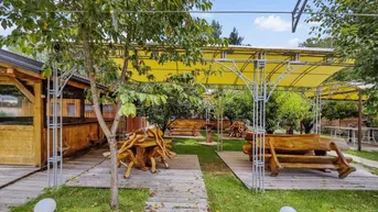 Expose Update! Restaurant und Weinlaube. - Liebevoller Betrieb inklusive Liegenschaft. - Neuwertig mit großem Potential.