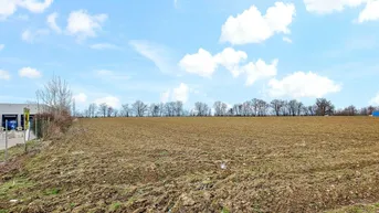 Expose Großes Betriebs-Baugebiet direkt an der Autobahn A8! - Großes Potential als Pacht oder Baurecht. - An der Grenze zu DE.