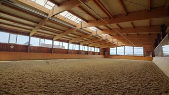 Expose Reitanlage für Hobby und Beruf mit Sportanlagenwidmung.