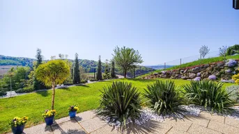 Expose Großzügiger Familien-Traum. - 15 Minuten vor Graz! - Garten und herrlicher Ausblick. - Hochwertig saniert.