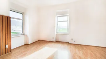 Expose Großzügige Altbauwohnung in Wasendorf. - Sanierungspotenzial mit Grünblick, Garagenplatz inklusive.