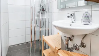 Expose Neuwertige Garten-Wohnung auf zwei Ebenen mit moderner Ausstattung und 2 KFZ-Stellplätzen.