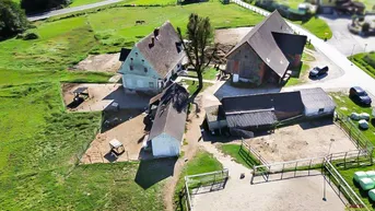 Expose Hof mit Altbestand, Stallungen, Reitplatz und Ausbaureserve. - Charmante Lage nähe Voitsberg