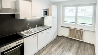 Expose Vollrenovierte Eigentumswohnung mit Balkon, Garten und Garage in ruhiger Lage.