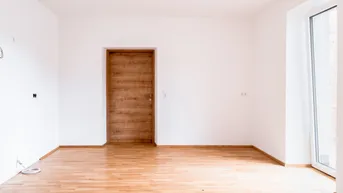 Expose Haupt- &amp; Zweitwohnsitz sowie touristische Vermietung möglich. - 2-Zimmer-WE mit Balkon und Stellplatz in Stadl an der Mur.