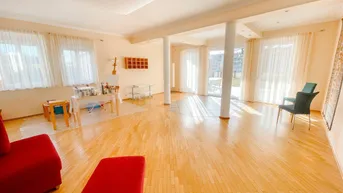 Expose Zentrale Lage mit großem Entwicklungspotenzial: Mehrfamilienhaus in Kalsdorf.