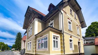 Expose Historisches Stadthaus mit 9 Zimmern und vielseitiger Nutzungsmöglichkeit und Potential.