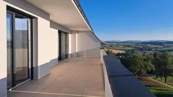 Expose Ein Zuhause der besonderen Art – modern, exklusiv und außergewöhnlich! Dieser einmalige Wohntraum bietet ein komfortables Zuhause inkl. Gartenfeeling auf der großzügigen Dachterrasse mit Weitblick.