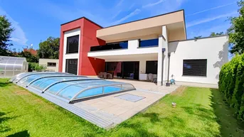 Expose Architektenhaus mit Dachterrasse, Pool &amp; Garten – Luxusobjekt in Braunau.