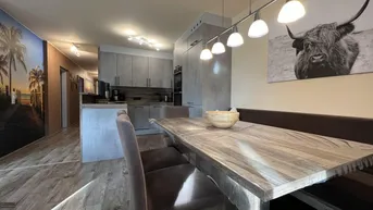 Expose Exklusive Wohnqualität in Hall: Großzügige 4 (5) Zimmer Wohnung mit Garten, Terrasse und 2 Stellplätzen